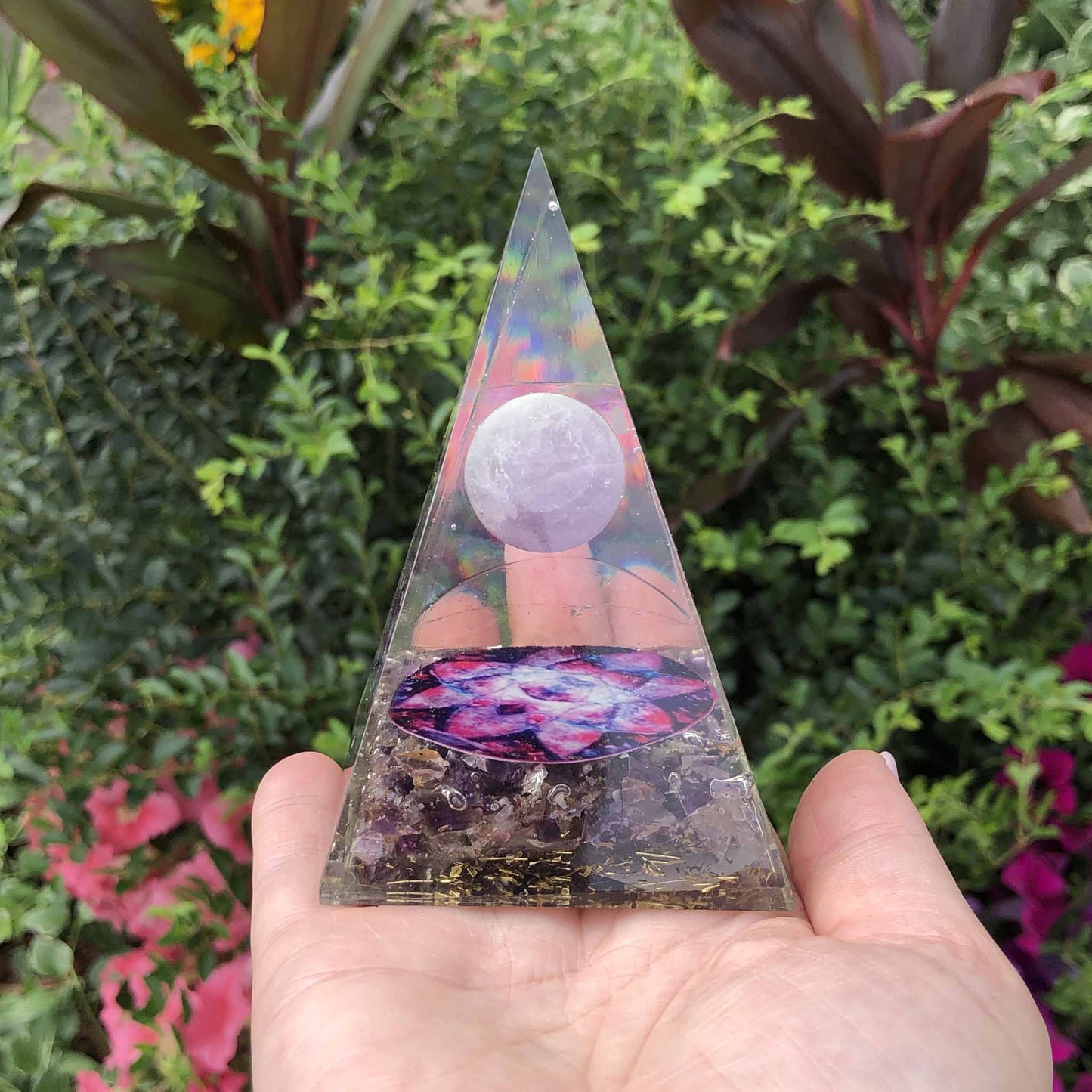 amethyst-orgone-energy-pyramid