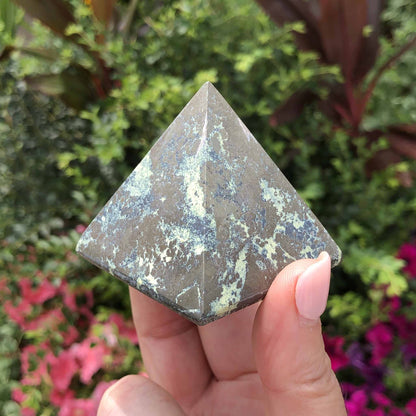 pyramid-crystal