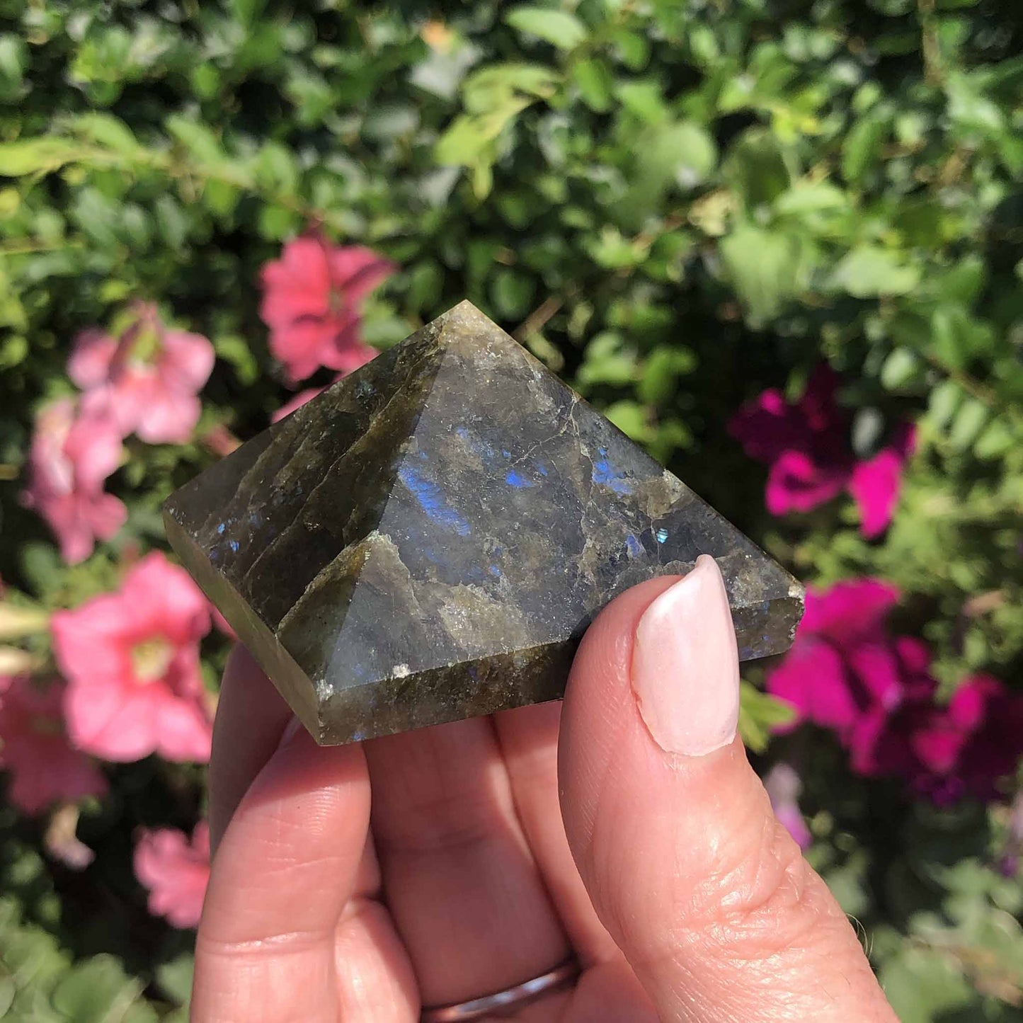 labradorite-stone