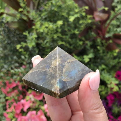 crystal-pyramid-chakra