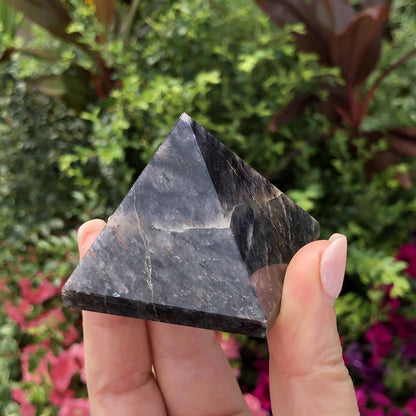 pyramid-gemstone