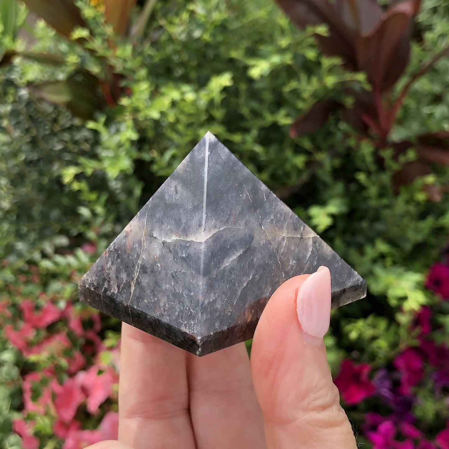 reiki-pyramid-crystals
