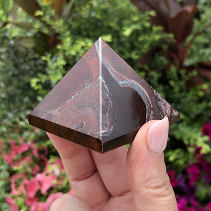 pyramid-gemstone