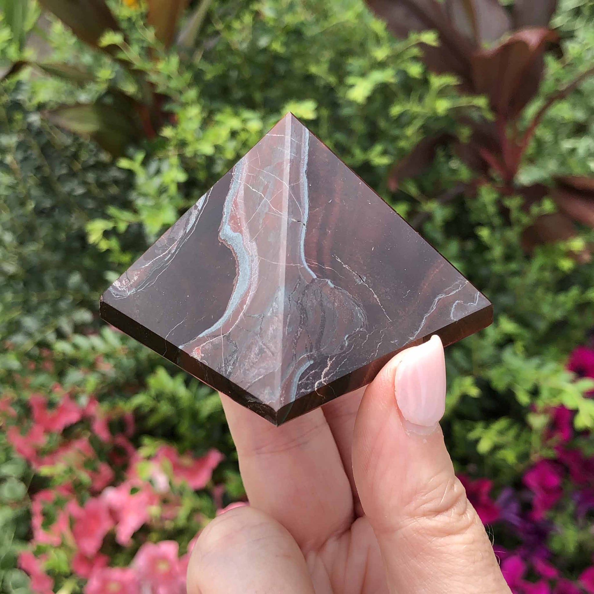 tiger-eye-pyramid