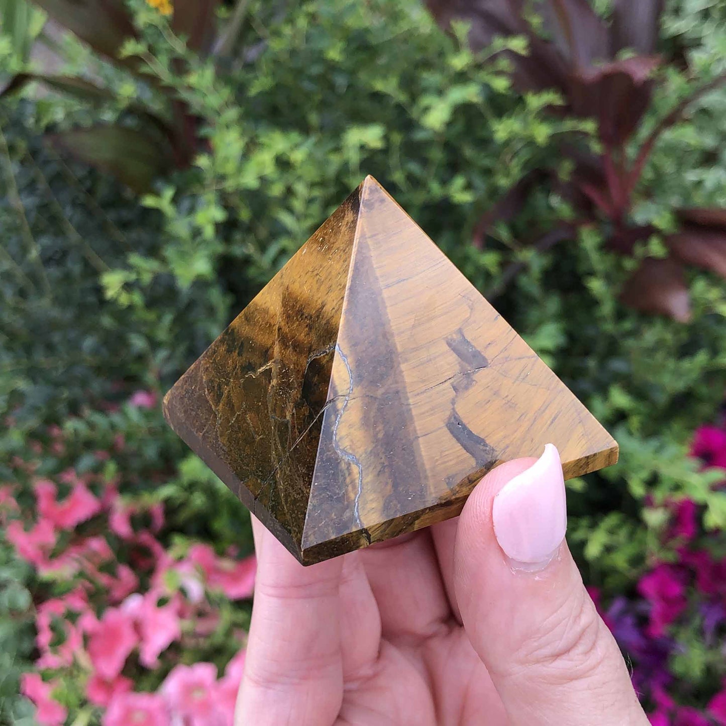 tiger-eye-pyramid